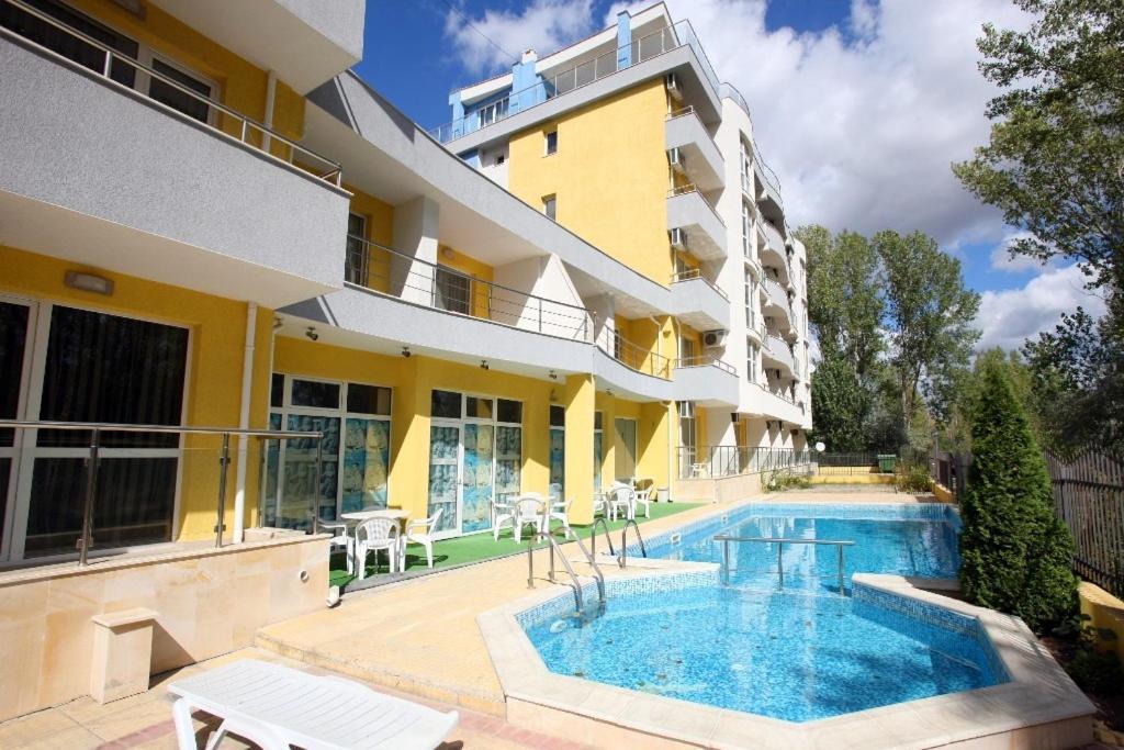 Sofia Apartments In Sunny Residence Pantai Sunny Luaran gambar