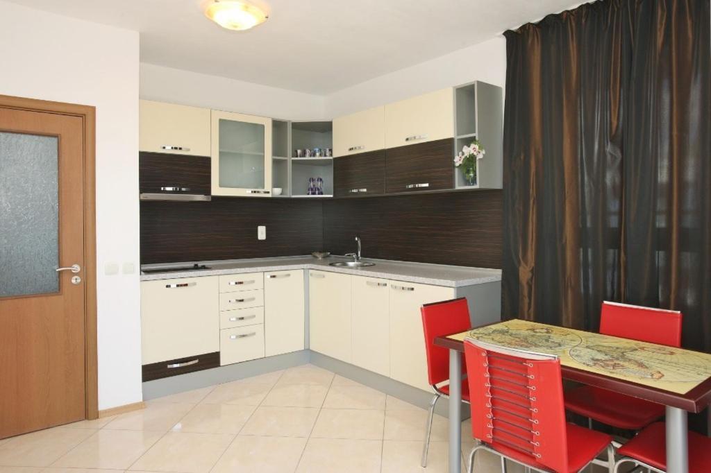 Sofia Apartments In Sunny Residence Pantai Sunny Bilik gambar