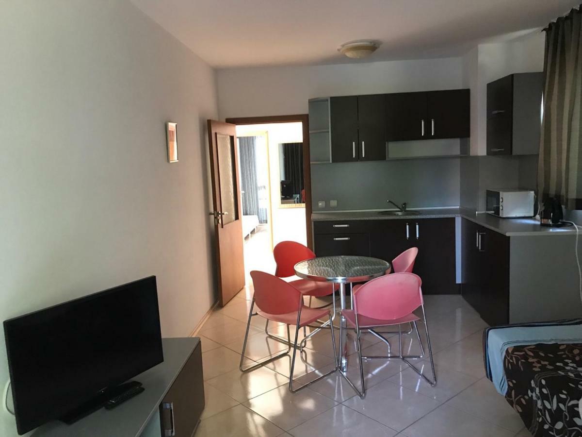 Sofia Apartments In Sunny Residence Pantai Sunny Luaran gambar